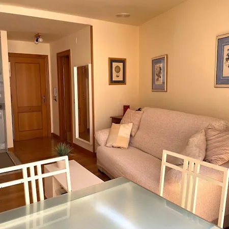 Con Parking-palacio De Festivales Apartman *